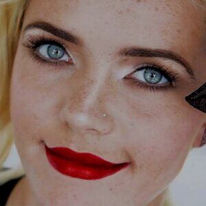 Meet your Posher, Katelyn